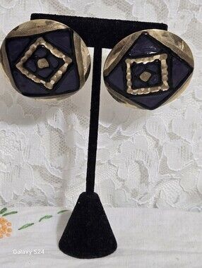 Vintage 80s 90s Gold Enamel  Earrings- Post Style